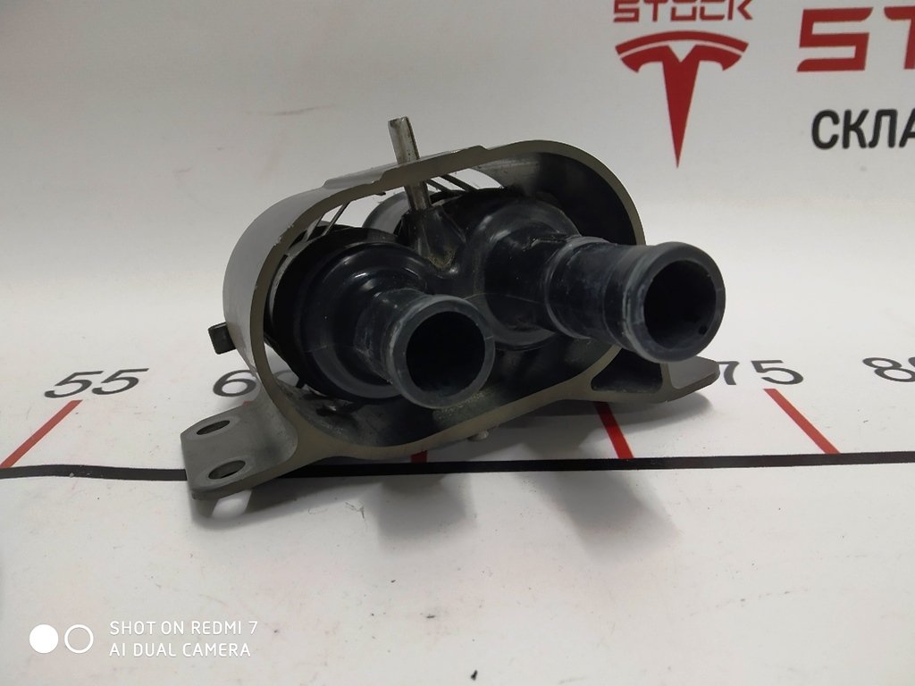 20 Adaptér chladiče baterie sestava dalekohledu Tesla model S REST, model X 1003117-00-H